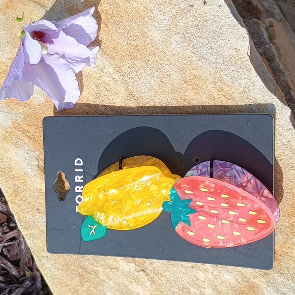 torrid Accessories - Torrid Lemon and Strawberry Hair Claw Clips NWT